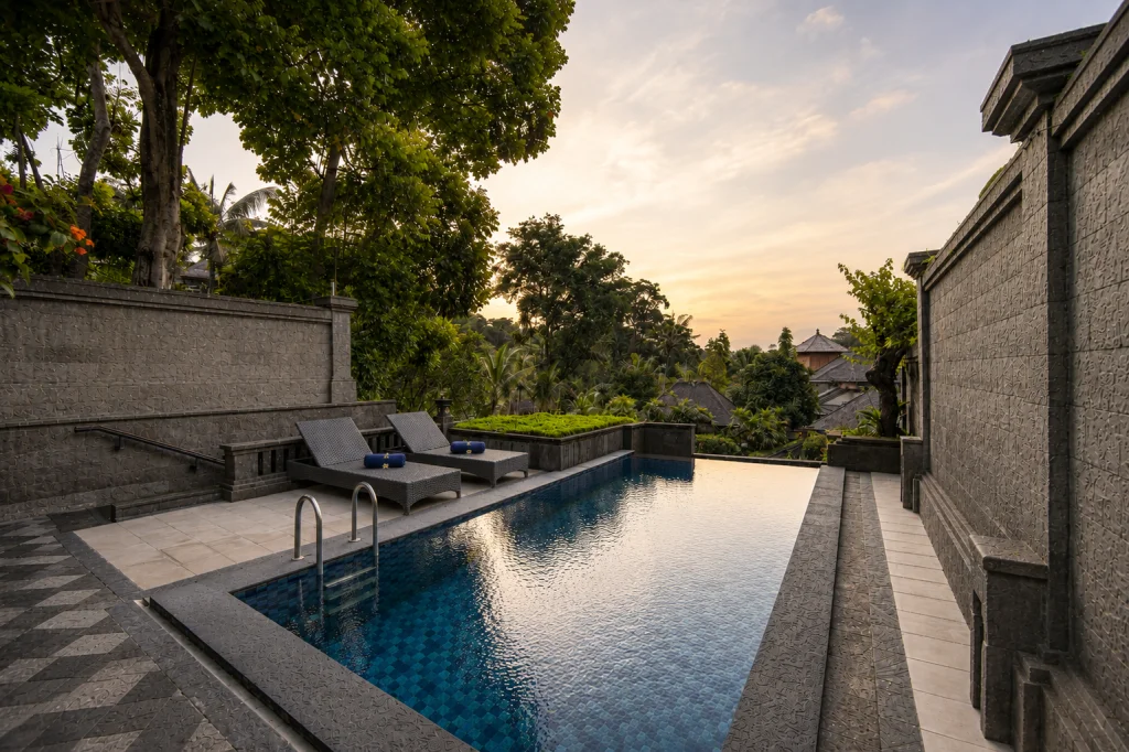 Private pool